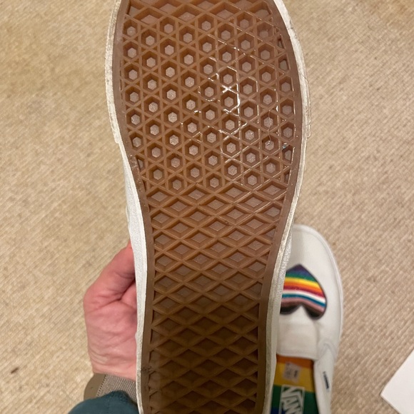 Vans White Slip-On Sneakers with Rainbow Heart Design Aster Pride - Picture 3 of 7